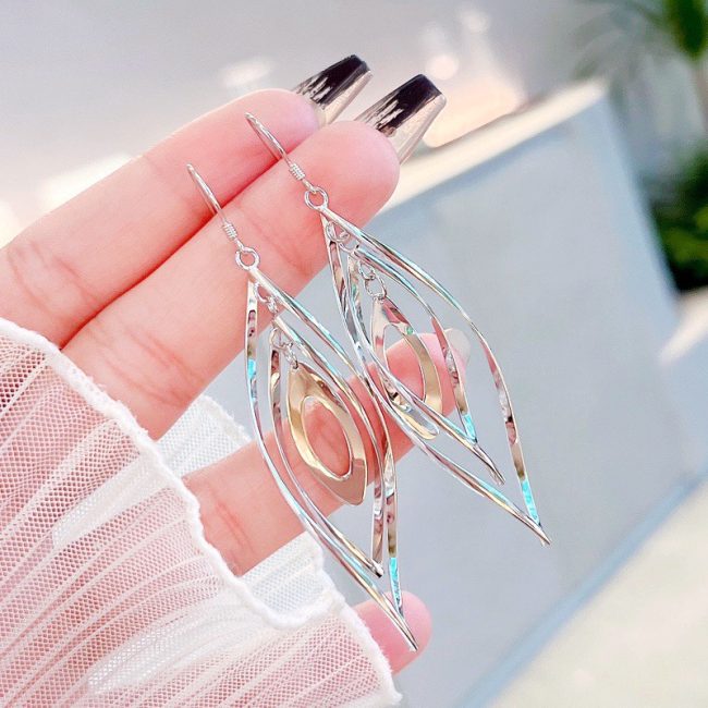 Twist Water Drop Silver Dangle Earrings