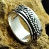 Anillos giratorios de plata de ley 925 - Detalle del cuerpo del dragón