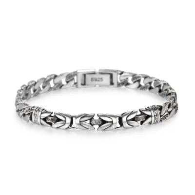 Streetwear-inspired chunky silver link bracelet for men, high-quality 925 sterling silver craftsmanship.