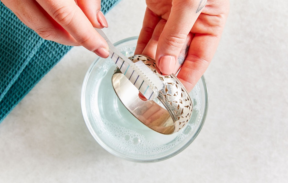 How to measure bracelet size for men